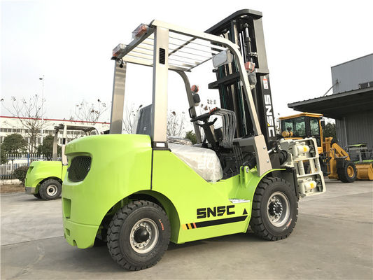 2000 kg de chariot élévateur diesel personnalisé 2 étages / 3 étages mât
