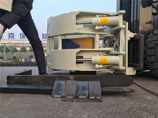 2000 kg de chariot élévateur diesel personnalisé 2 étages / 3 étages mât