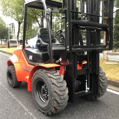 3.5 tonnes 4x4 chariot élévateur de petites surfaces accidentées chariot élévateur FD35 moteur diesel