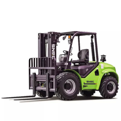 3000 kg-5000 kg 4 roues chariot élévateur hors route chariot élévateur
