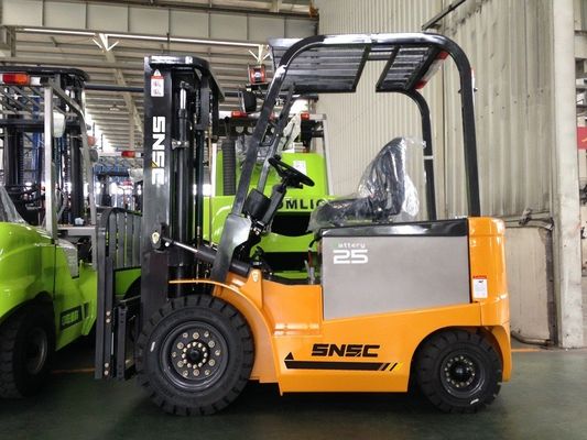 Camion élévateur électrique personnalisé de 2,5 tonnes alimenté par batterie